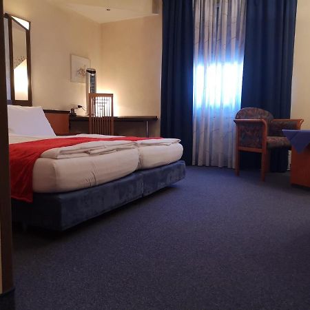 Main Hotel Eckert 3 Margetshoechheim Экстерьер фото
