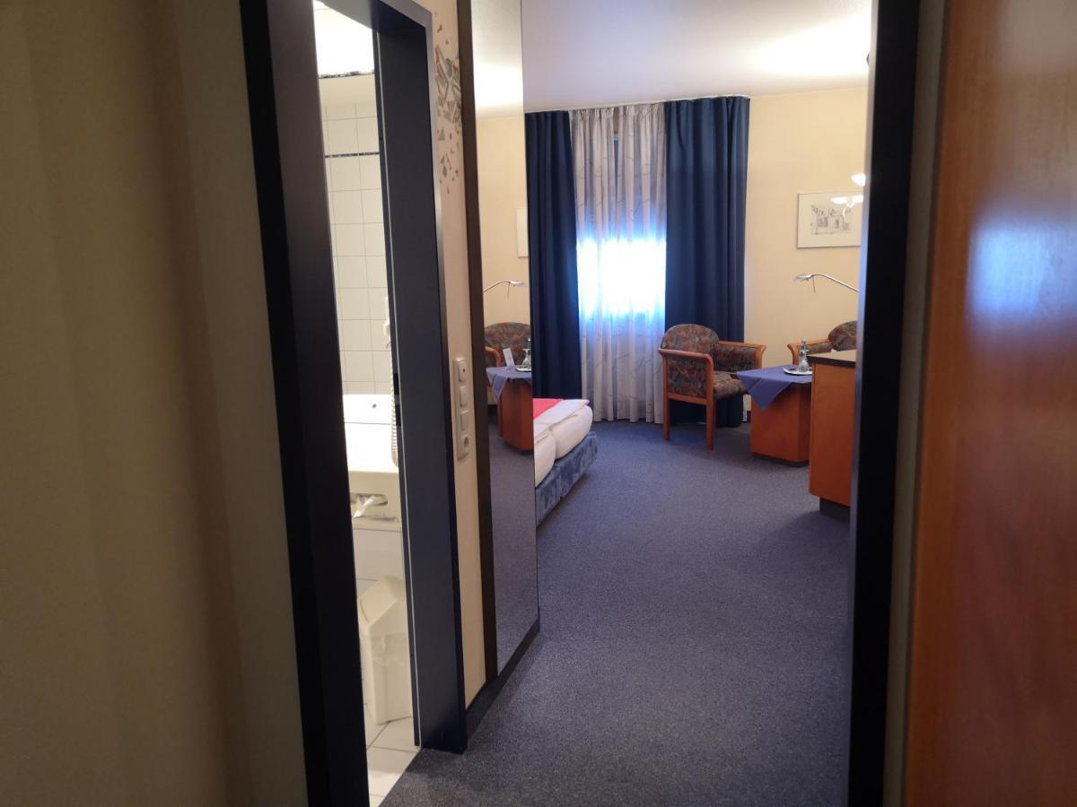 Main Hotel Eckert 3 Margetshoechheim Экстерьер фото