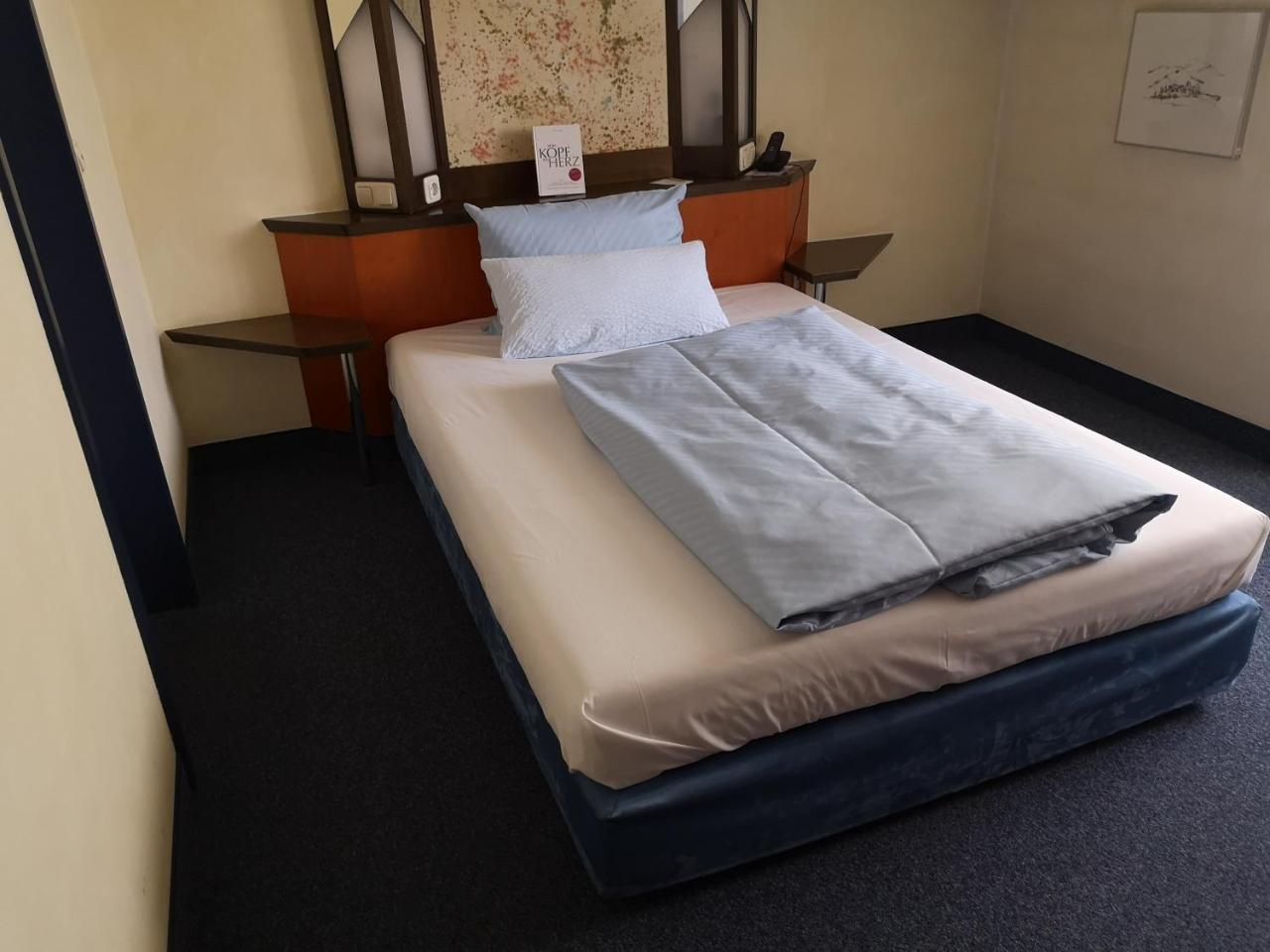 Main Hotel Eckert 3 Margetshoechheim Экстерьер фото