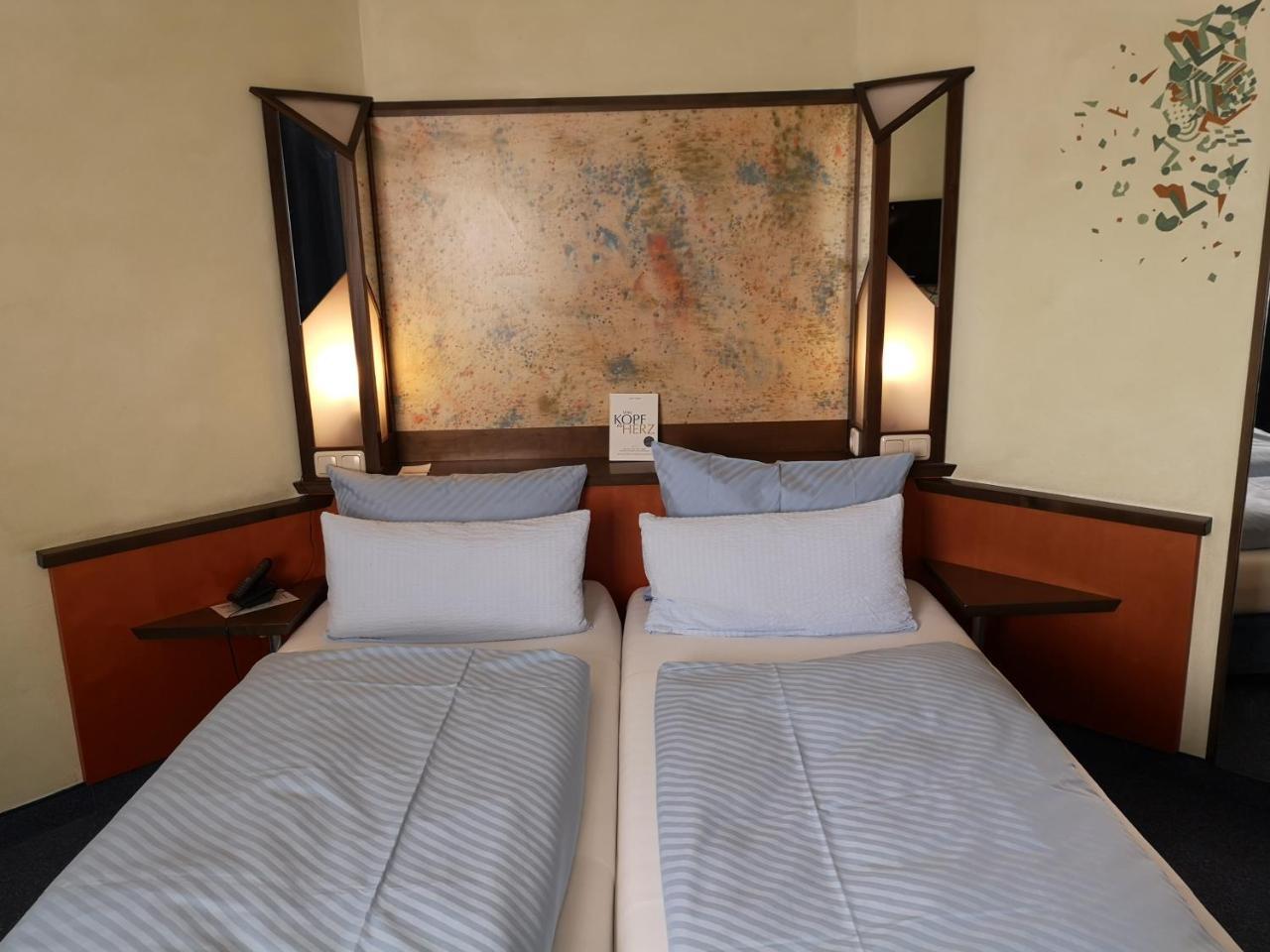 Main Hotel Eckert 3 Margetshoechheim Экстерьер фото